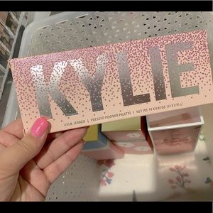 NWT Kylie Cosmetics presser powder eyeshadow palette - valentine collection